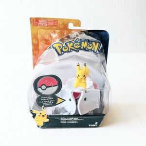 Pokemon Throw 'n' Pop Pokeball Pikachu & Poke Ball Figure Set RARE